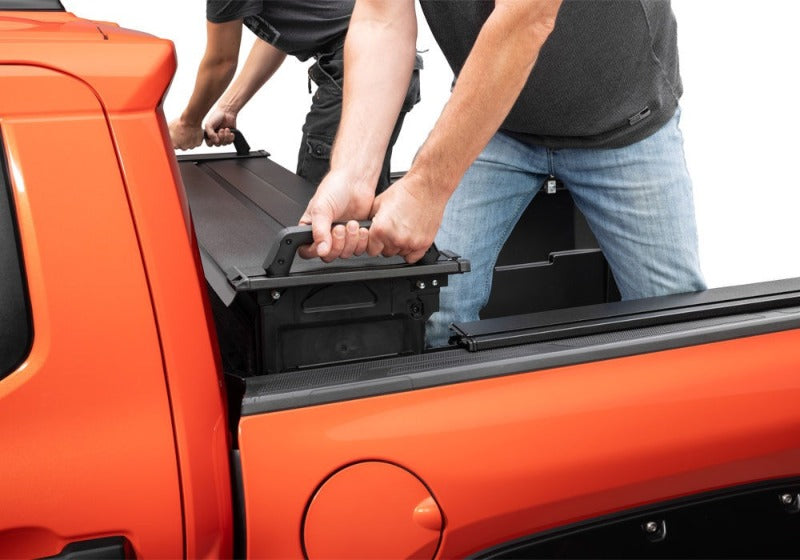 Retrax 22-26 Toyota Tundra Reg & DC 6.5ft Bed w/Deck Rail Sys RetraxPRO EZ-Off FRC-4000