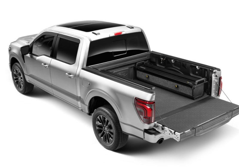 RealTruck 07-21 Toyota Tunra CrewMax 5.5ft w/Deck Rail Sys (No Bed Box) RetraxPRO EZ-Off FRC-4000