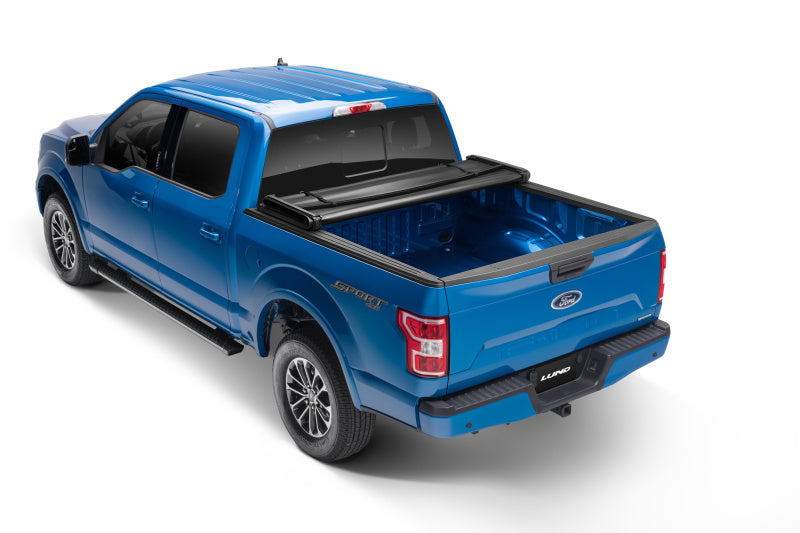 Lund 16-23 Nissan Titan (5.5ft. Bed w/o Titan Box) Genesis Tri-Fold Tonneau Cover - Black