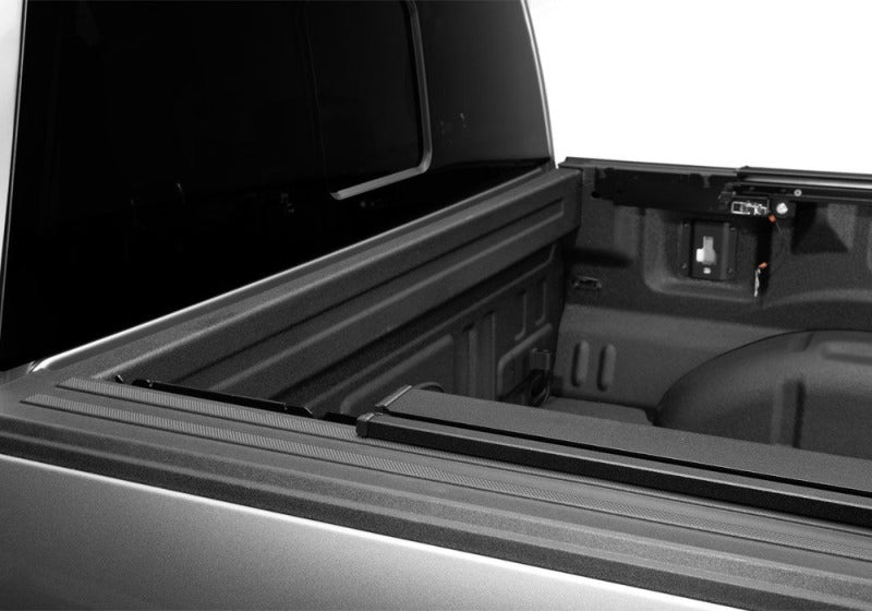 Retrax 14-18 Chev/GMC Silverado/Sierra 1500 & 15-19 2500/3500 5.8ft Bed RetraxPRO EZ-Off FRC-4000