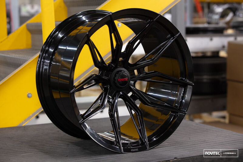 Vossen x Novitec NF11 22x12.5 ET:46 Gloss Black Ferrari 812 Superfast / GTS Rear Wheel