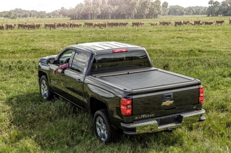 Roll-N-Lock 15-18 Chevy Silverado